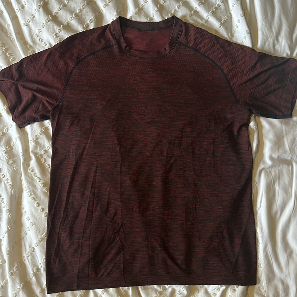 Lululemon TShirt Size L License to Train